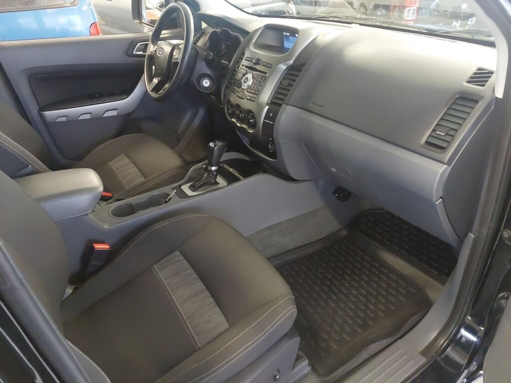 Ford Ranger 2013 Musta