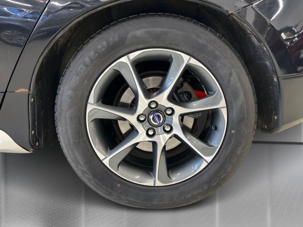 Volvo XC60 2011 Musta
