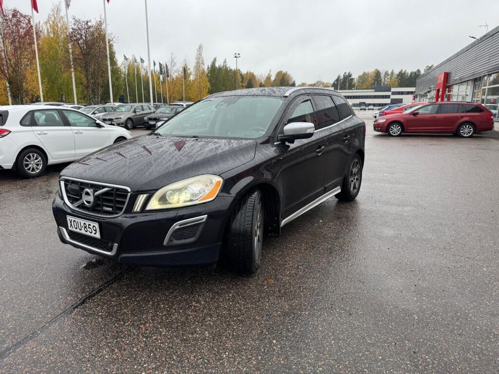 Volvo XC60 2011 Musta