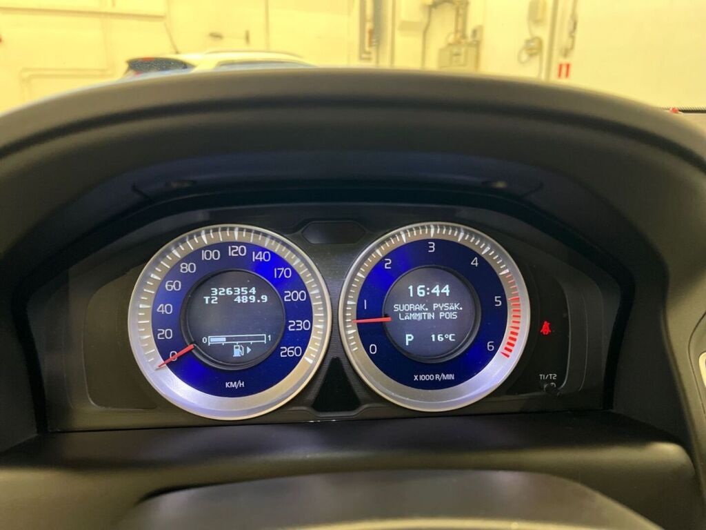 Volvo XC60 2011 Musta