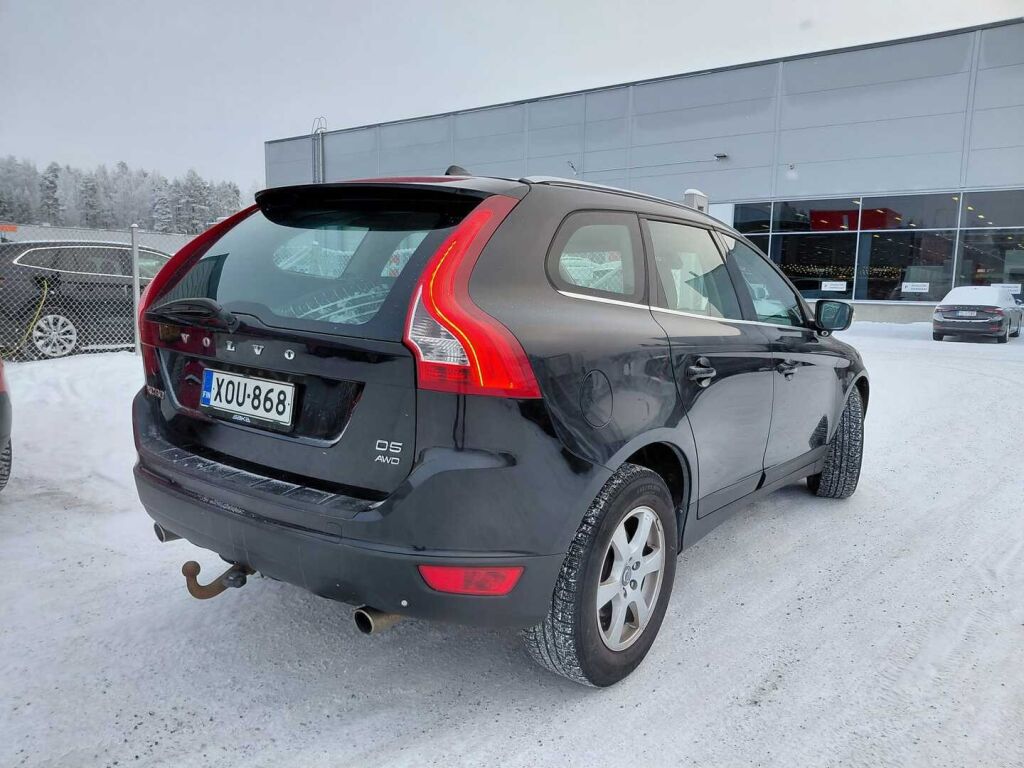 Volvo XC60 2011 Musta