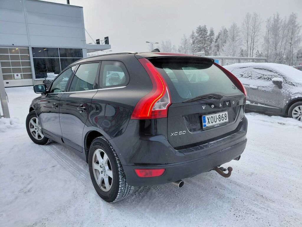 Volvo XC60 2011 Musta