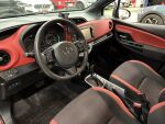 Toyota Yaris 2018 Punainen