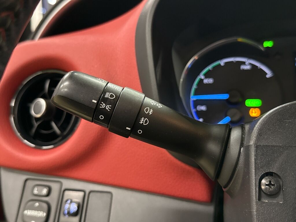 Toyota Yaris 2018 Punainen