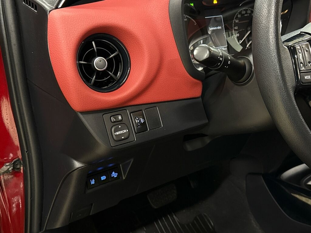 Toyota Yaris 2018 Punainen