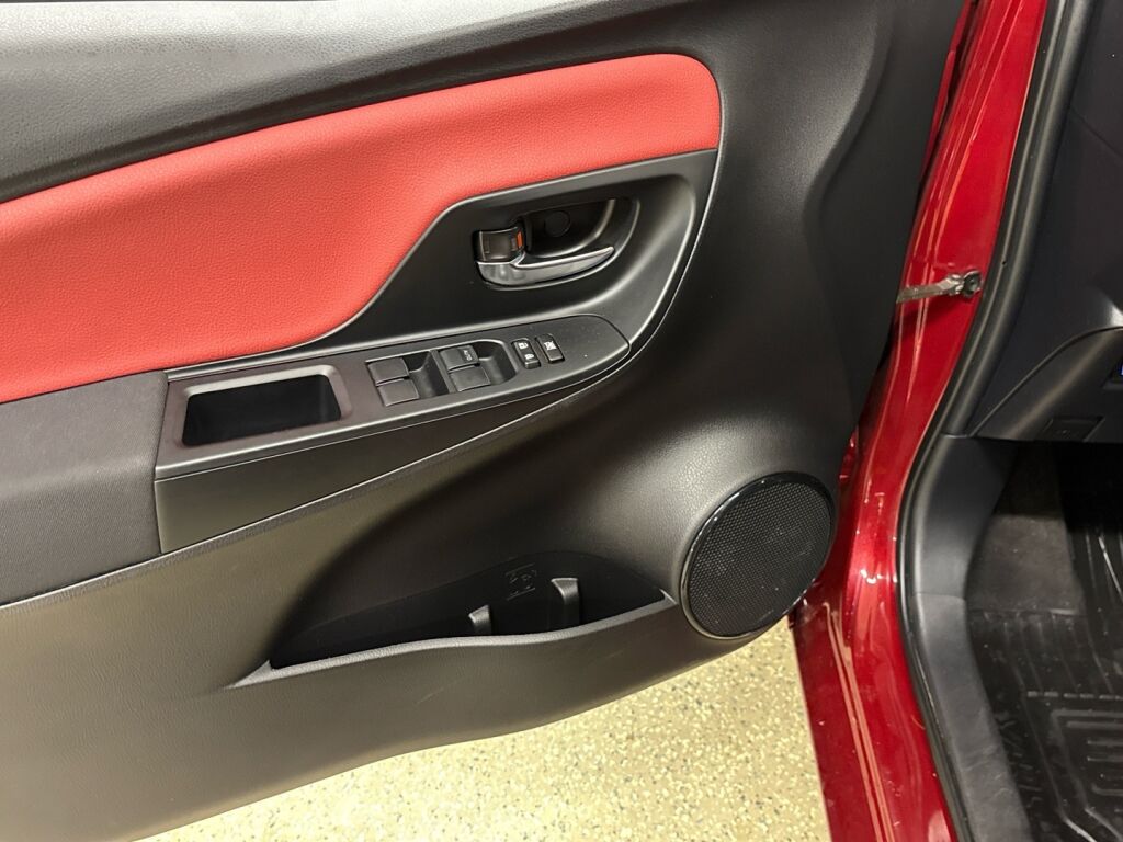 Toyota Yaris 2018 Punainen