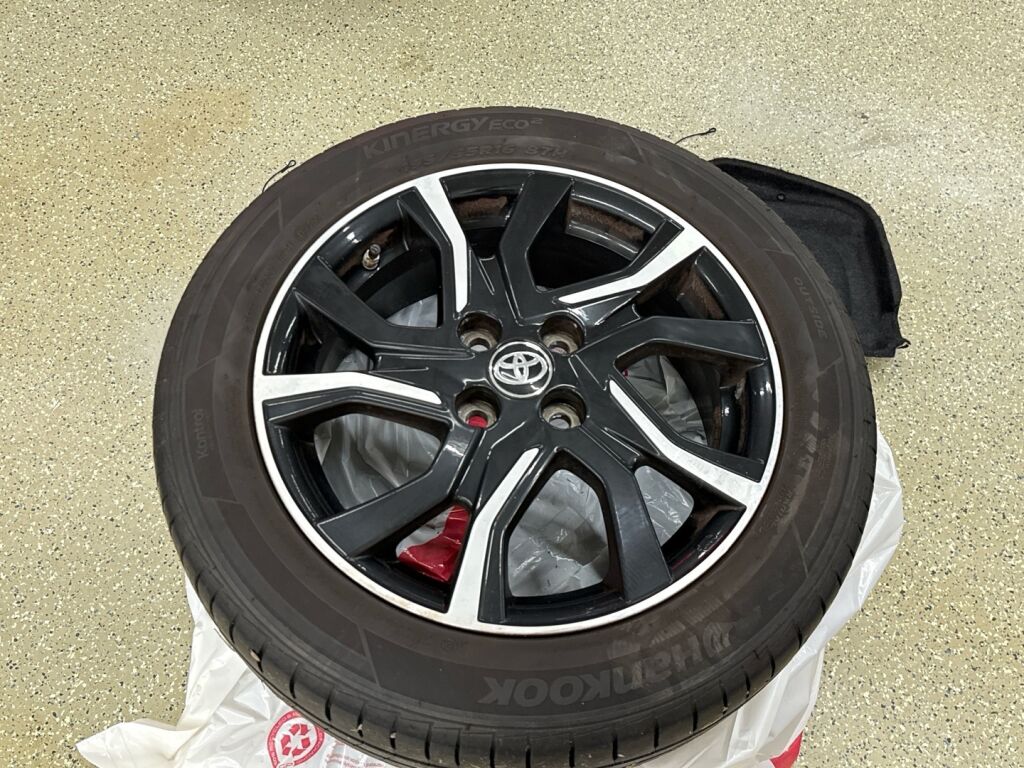 Toyota Yaris 2018 Punainen