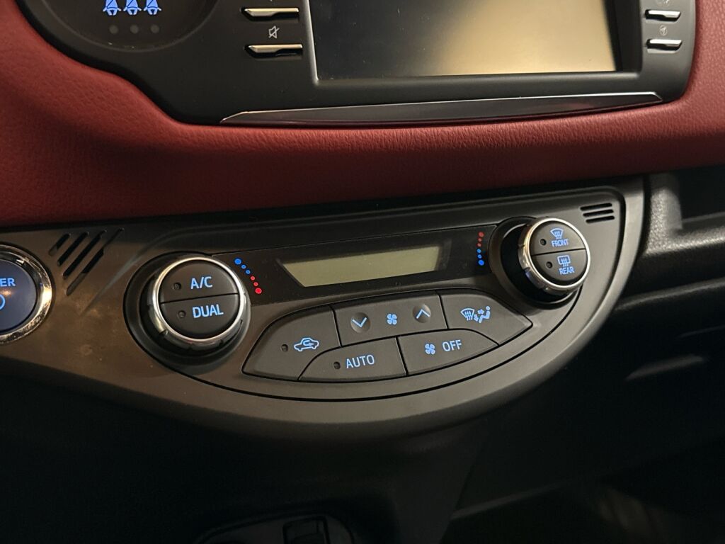 Toyota Yaris 2018 Punainen