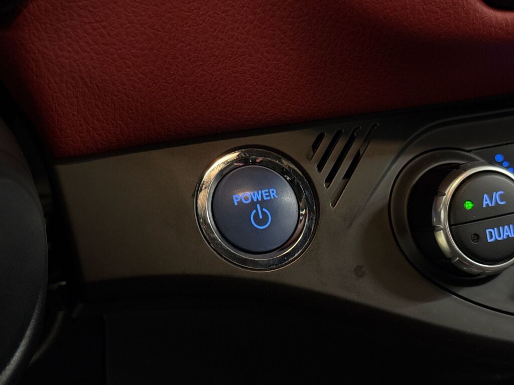 Toyota Yaris 2018 Punainen