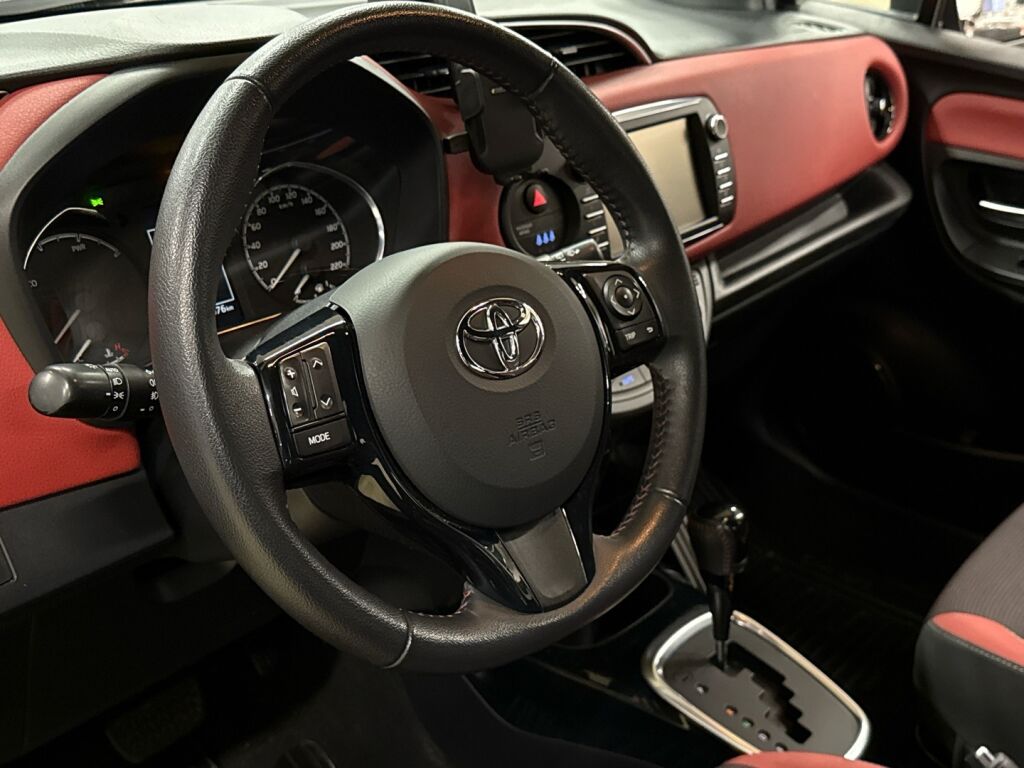 Toyota Yaris 2018 Punainen