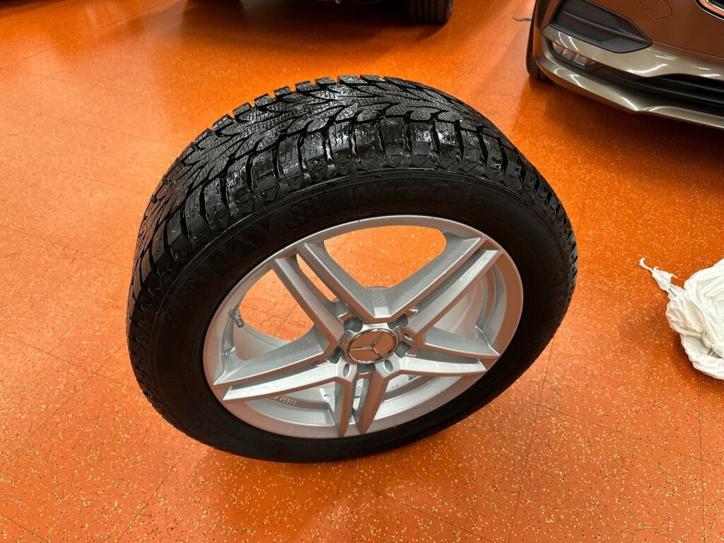 Mercedes-Benz C 2018 Harmaa