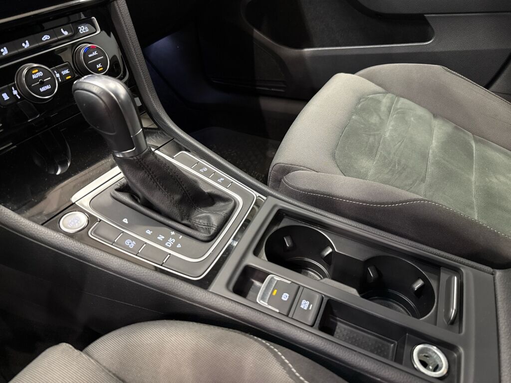 Volkswagen Golf 2018 Harmaa