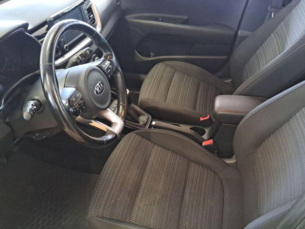 Kia Stonic 2018 Keltainen
