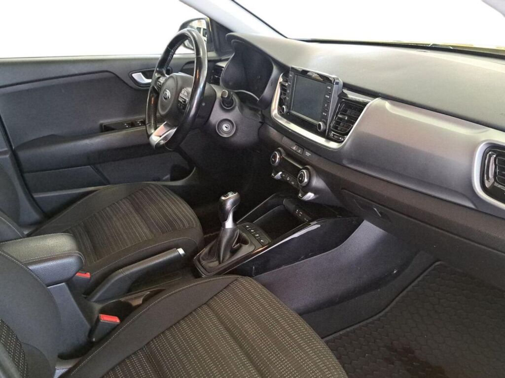 Kia Stonic 2018 Keltainen