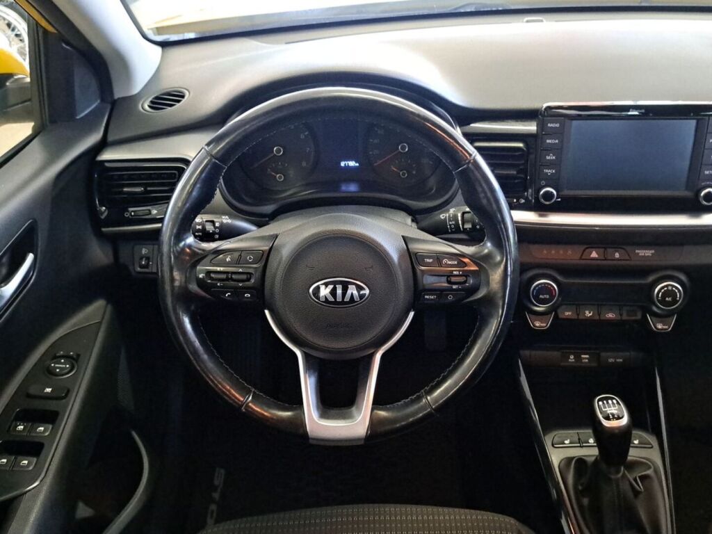 Kia Stonic 2018 Keltainen