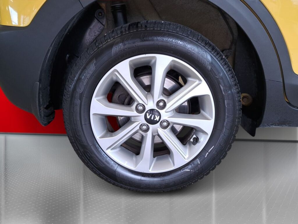 Kia Stonic 2018 Keltainen