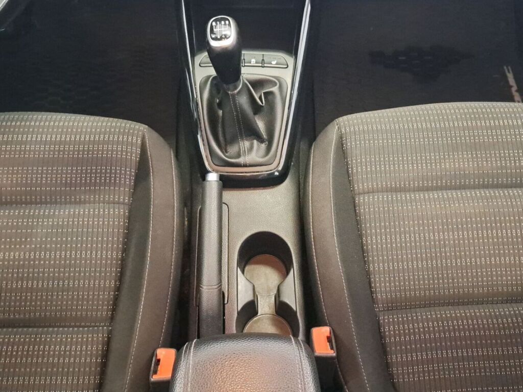 Kia Stonic 2018 Keltainen