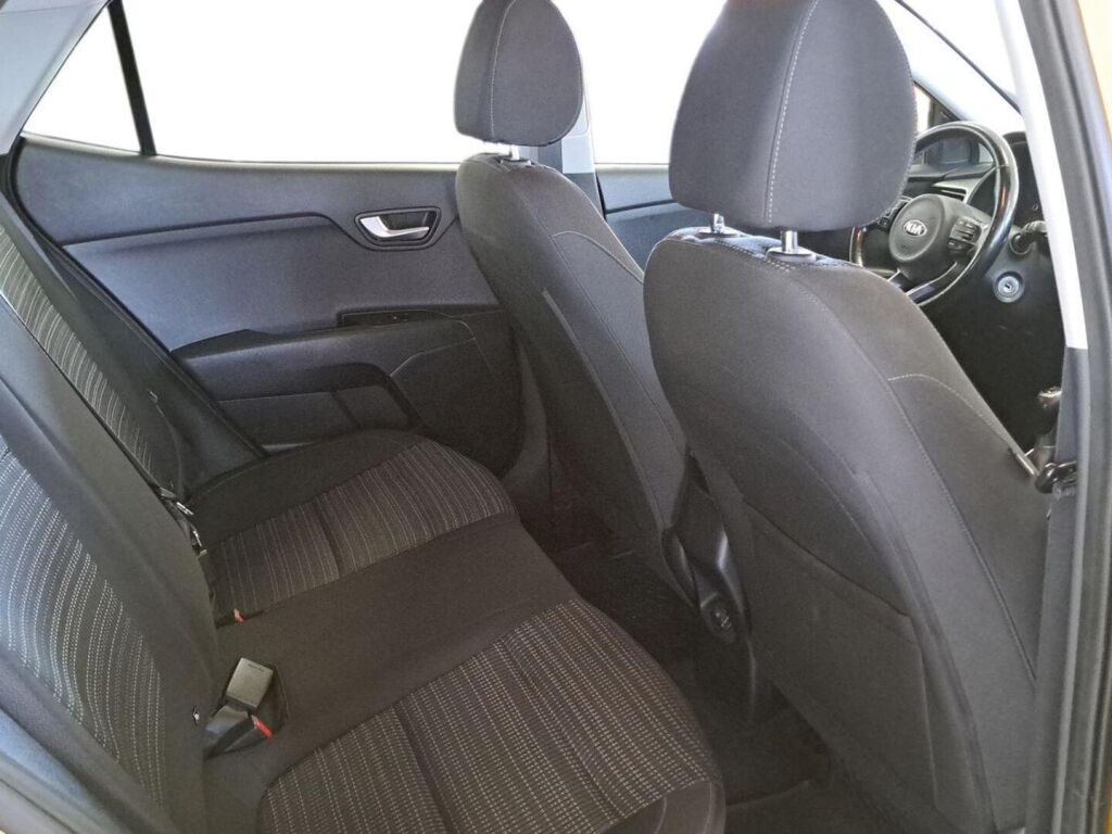 Kia Stonic 2018 Keltainen