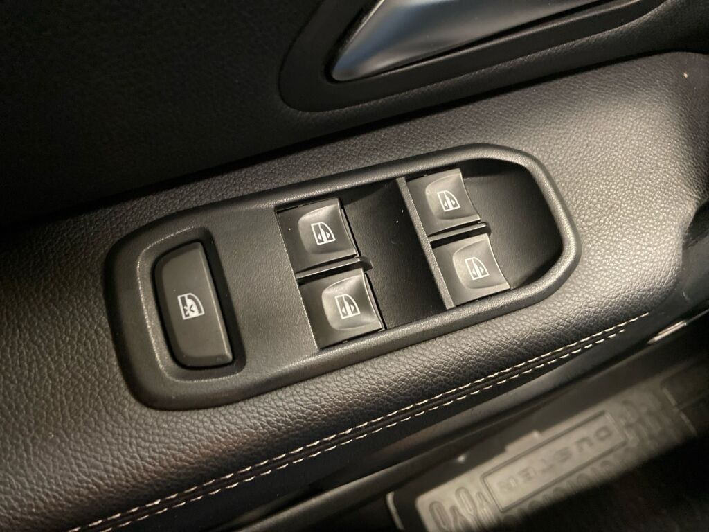 Dacia Duster 2018 Oranssi