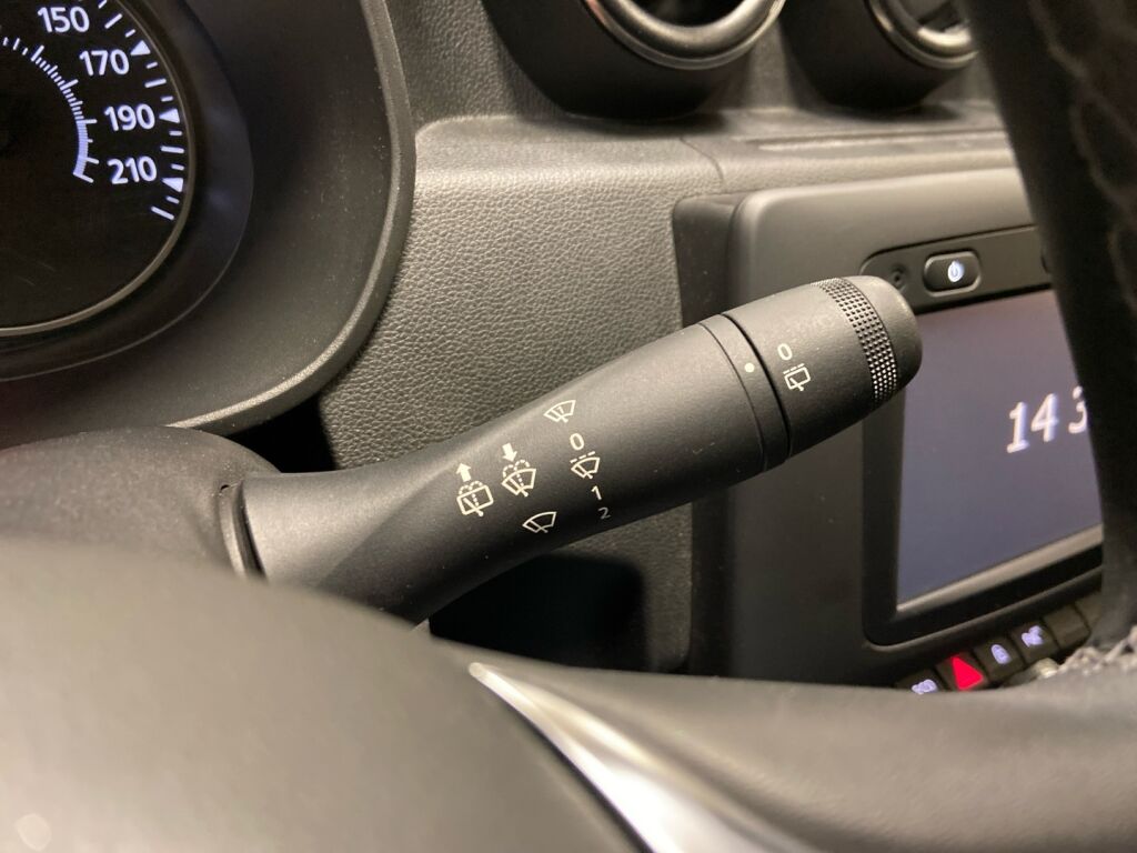 Dacia Duster 2018 Oranssi