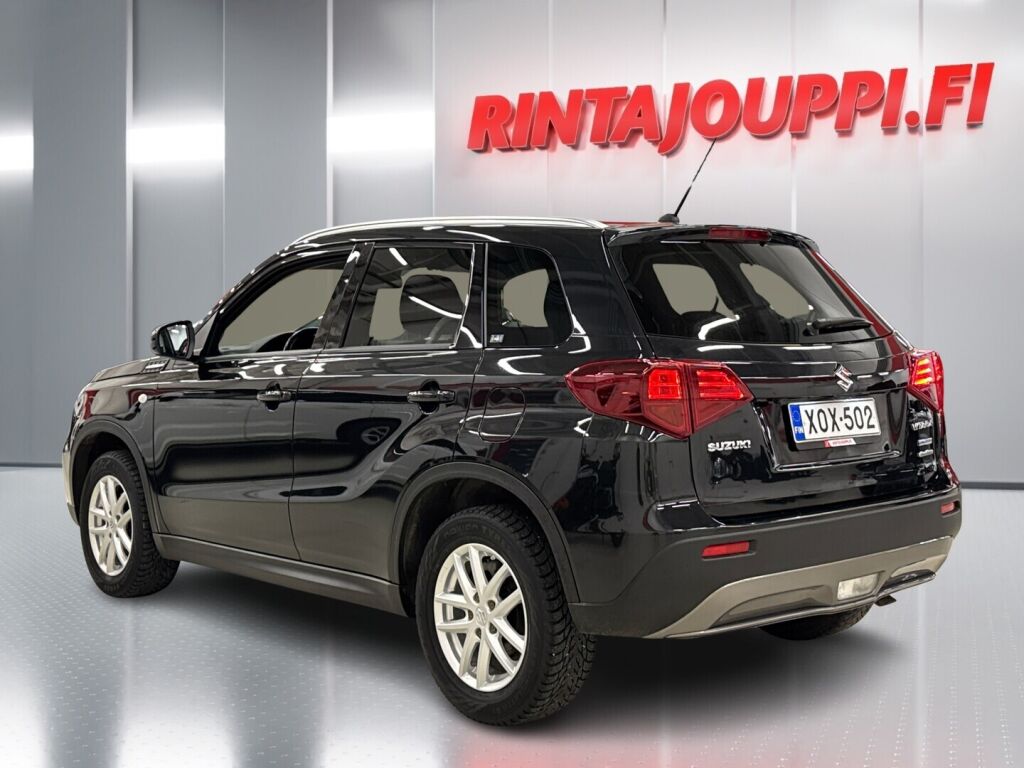 Suzuki Vitara 2020 Musta