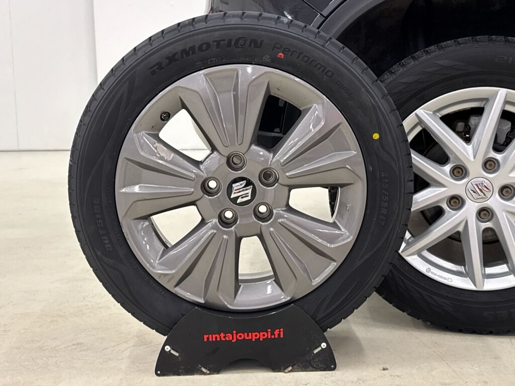 Suzuki Vitara 2020 Musta