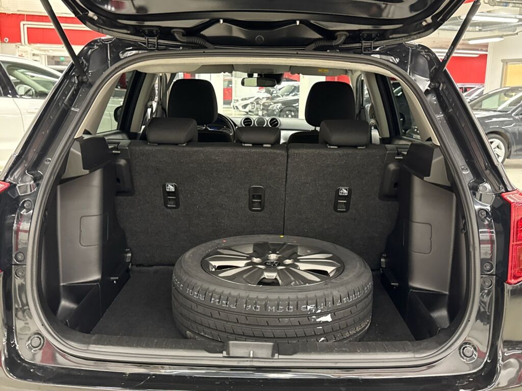 Suzuki Vitara 2020 Musta