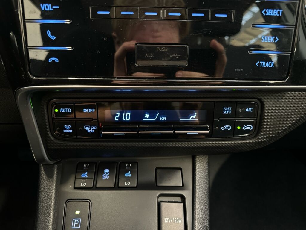 Toyota Auris 2018 Harmaa