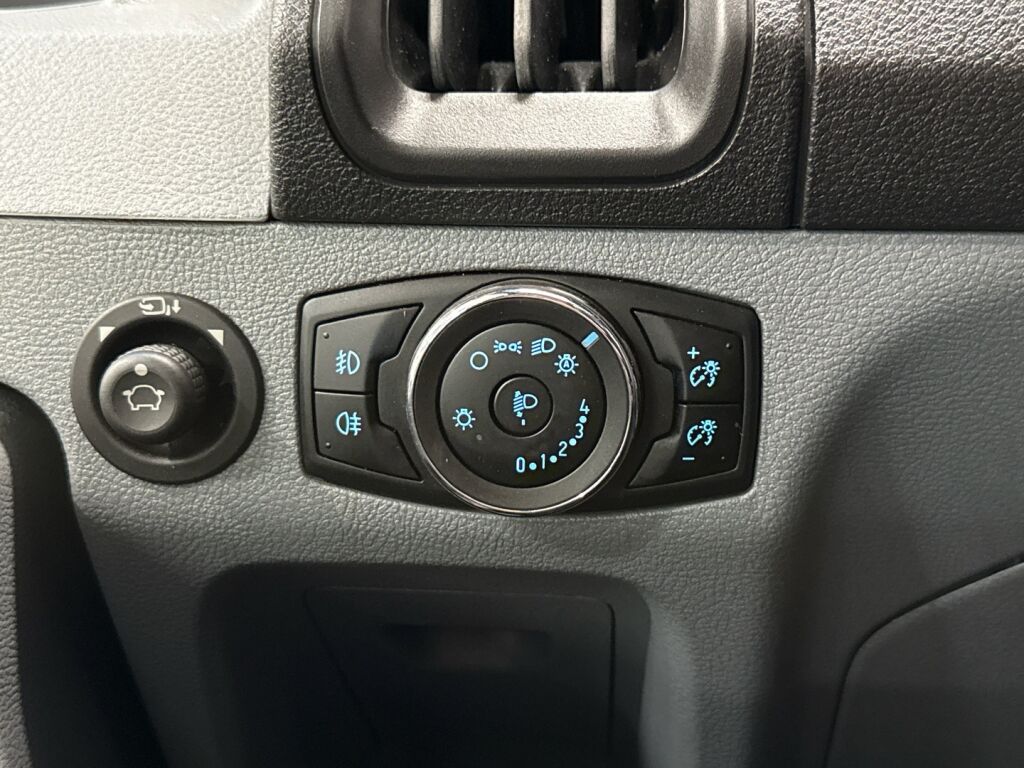 Ford Transit 2019 Valkoinen