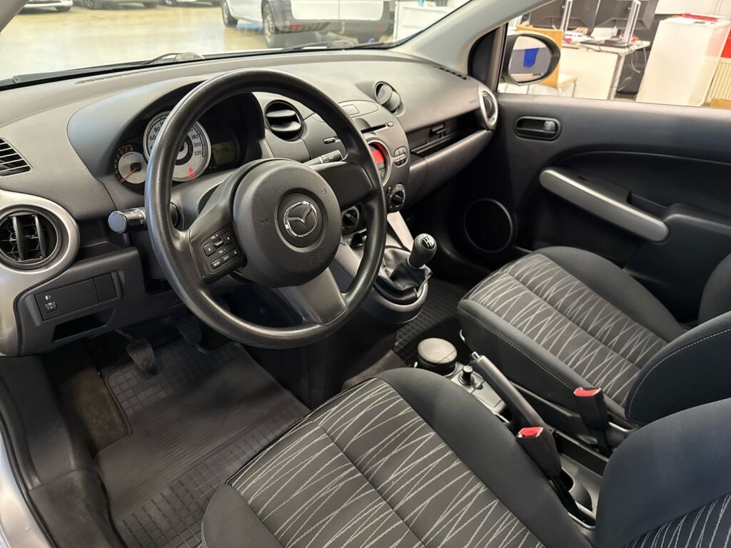 Mazda Mazda2 2009 Harmaa