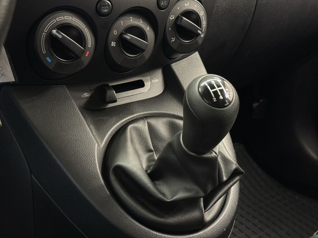 Mazda Mazda2 2009 Harmaa