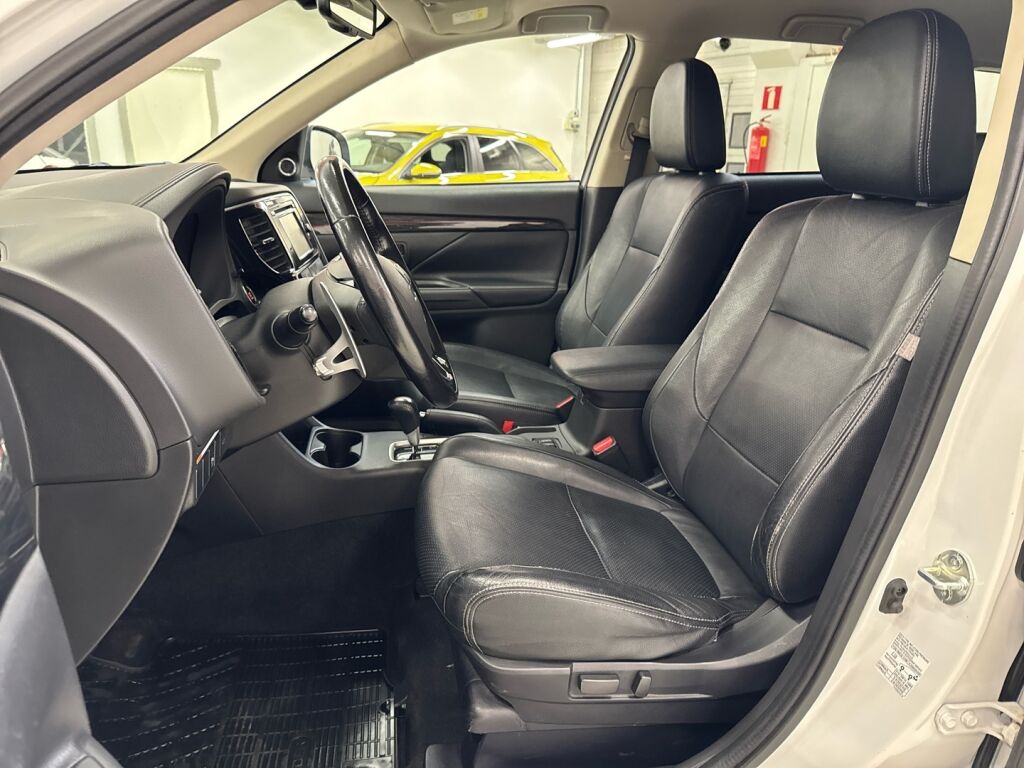 Mitsubishi Outlander 2016 Valkoinen