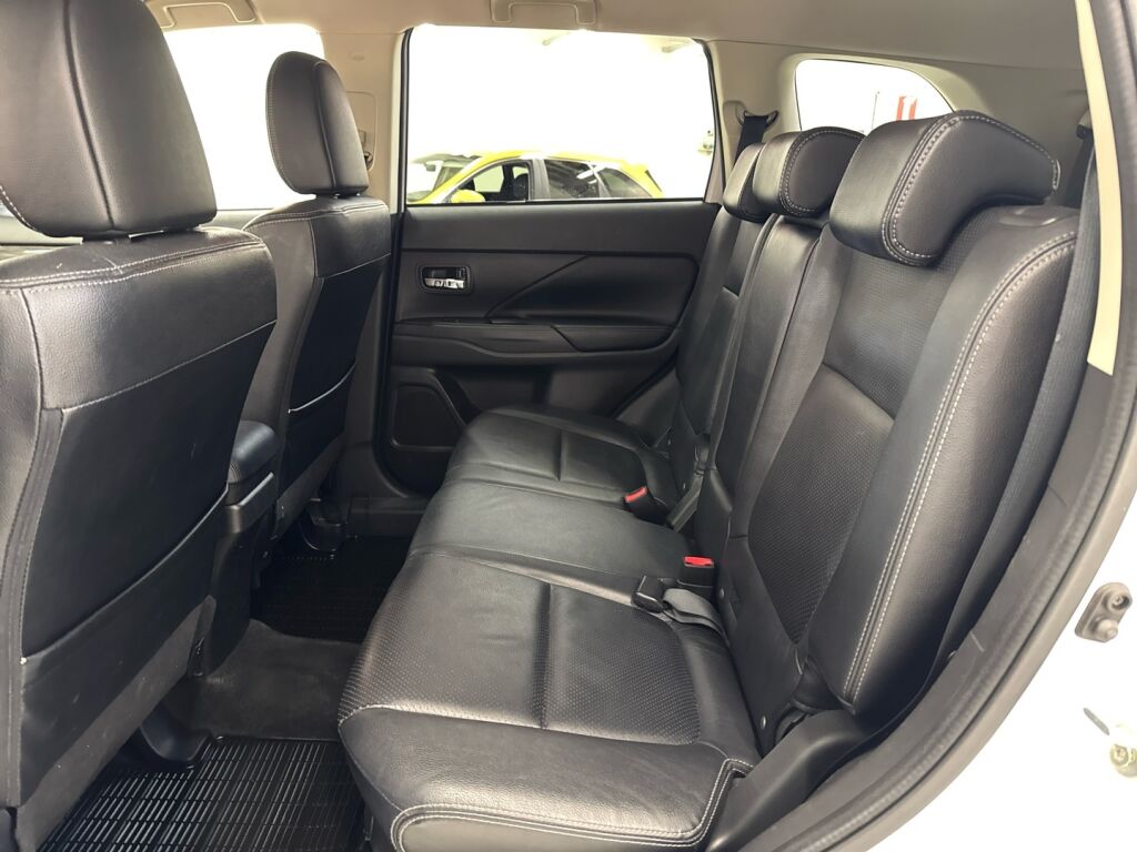 Mitsubishi Outlander 2016 Valkoinen