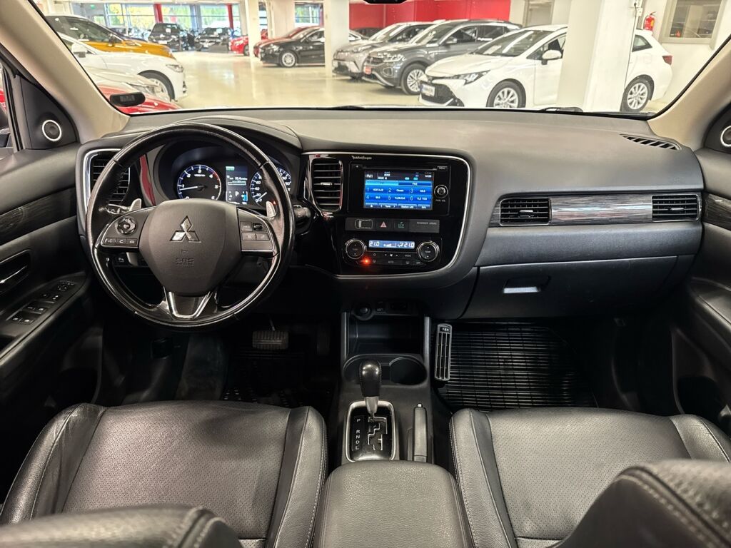 Mitsubishi Outlander 2016 Valkoinen