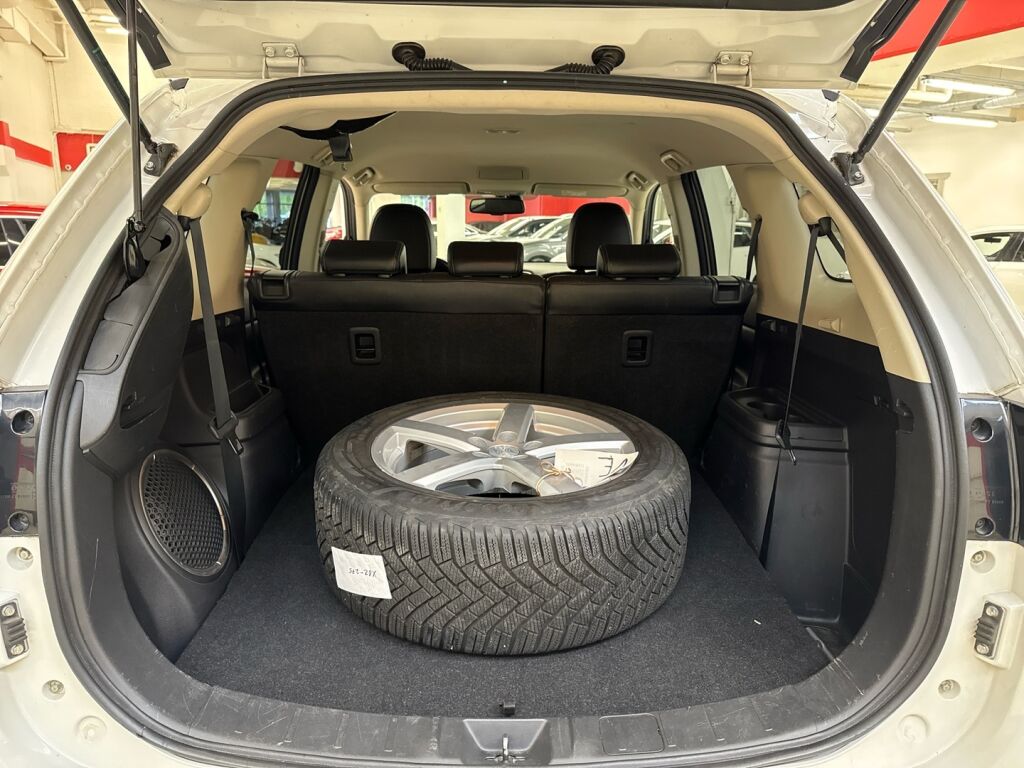 Mitsubishi Outlander 2016 Valkoinen