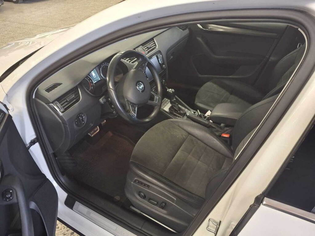 Skoda Octavia 2015 Valkoinen