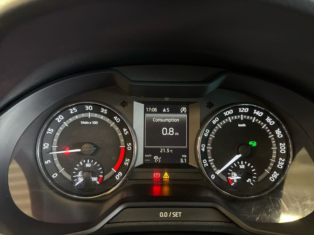 Skoda Octavia 2015 Valkoinen