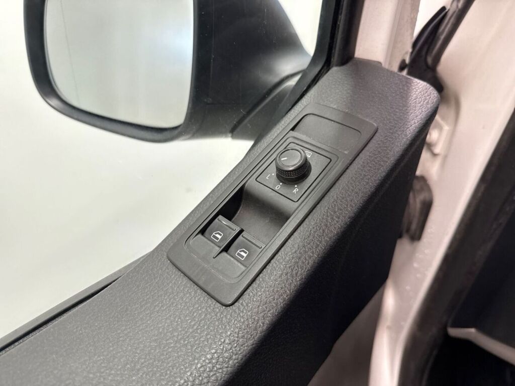 Volkswagen Transporter 2018 Valkoinen