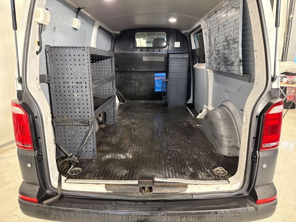Volkswagen Transporter 2018 Valkoinen