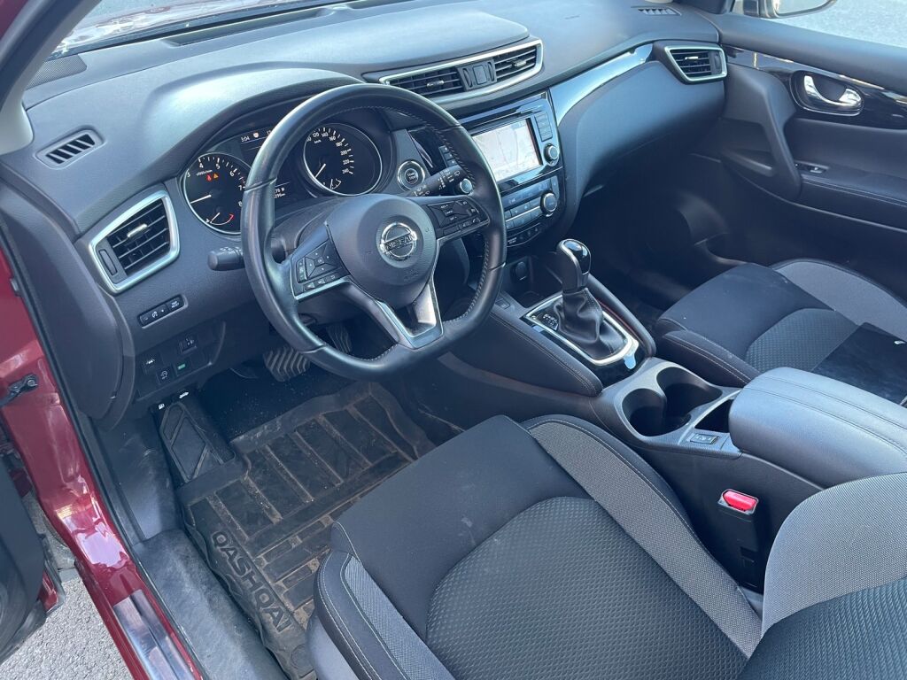Nissan Qashqai 2020 Punainen