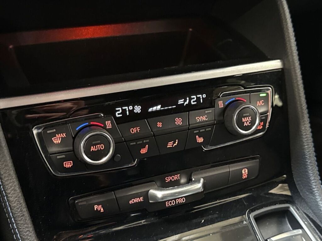 BMW 225 2019 Musta