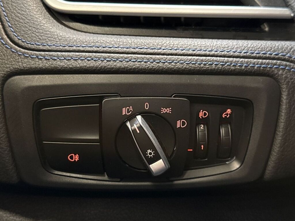 BMW 225 2019 Musta