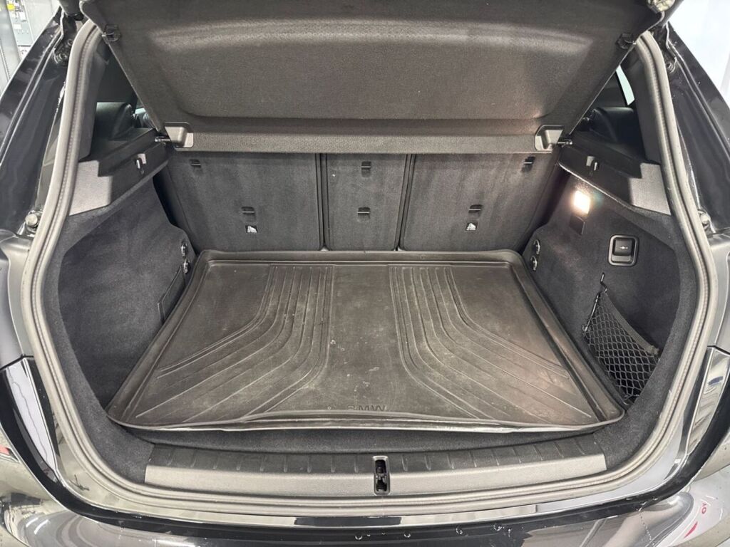 BMW 225 2019 Musta
