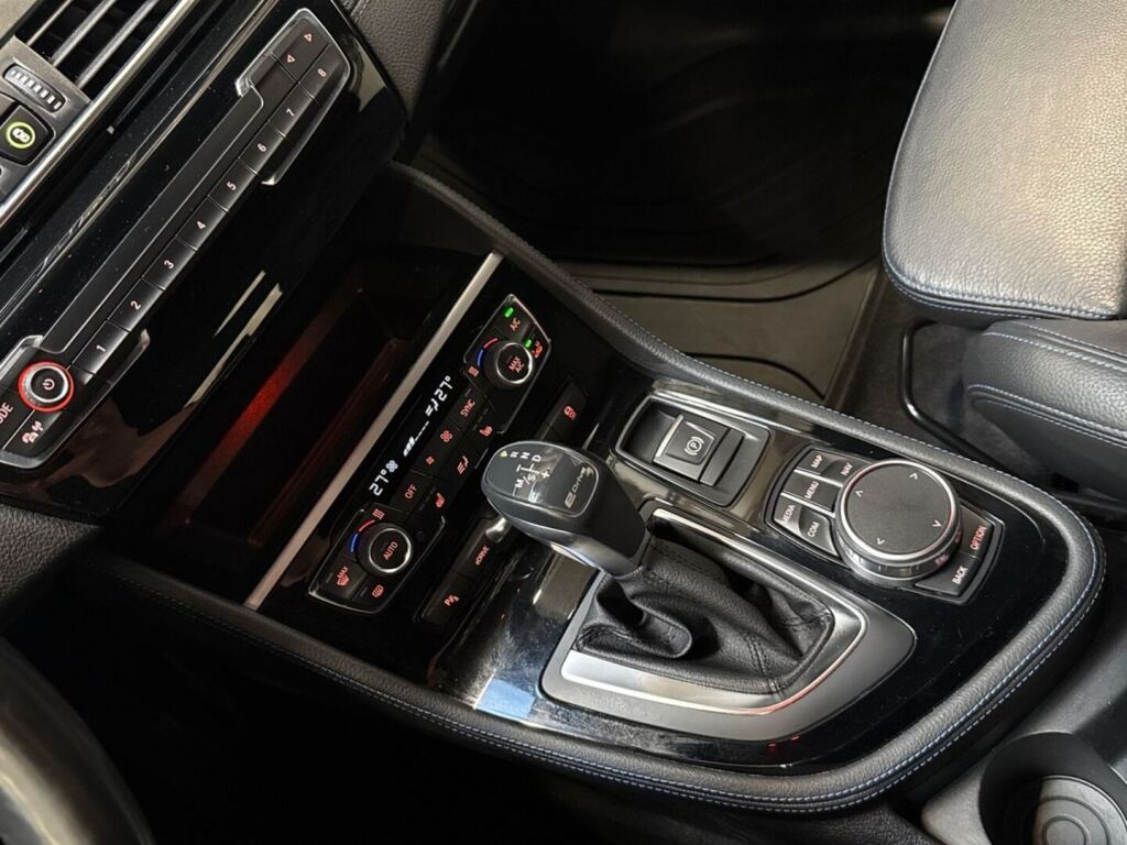 BMW 225 2019 Musta