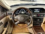 Mercedes-Benz E 2012 Sininen