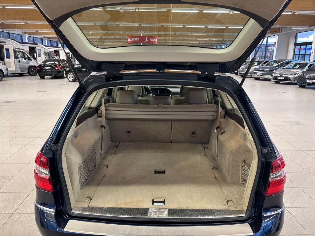 Mercedes-Benz E 2012 Sininen