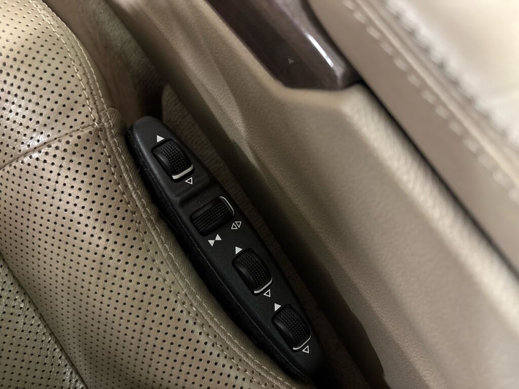 Mercedes-Benz E 2012 Sininen