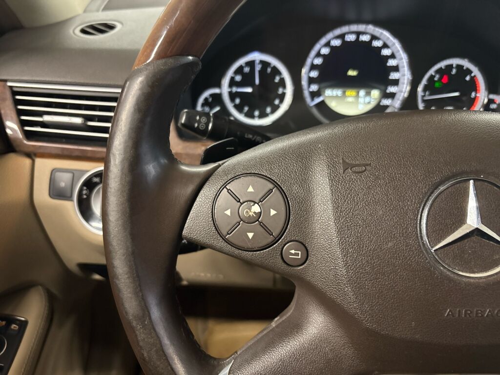 Mercedes-Benz E 2012 Sininen