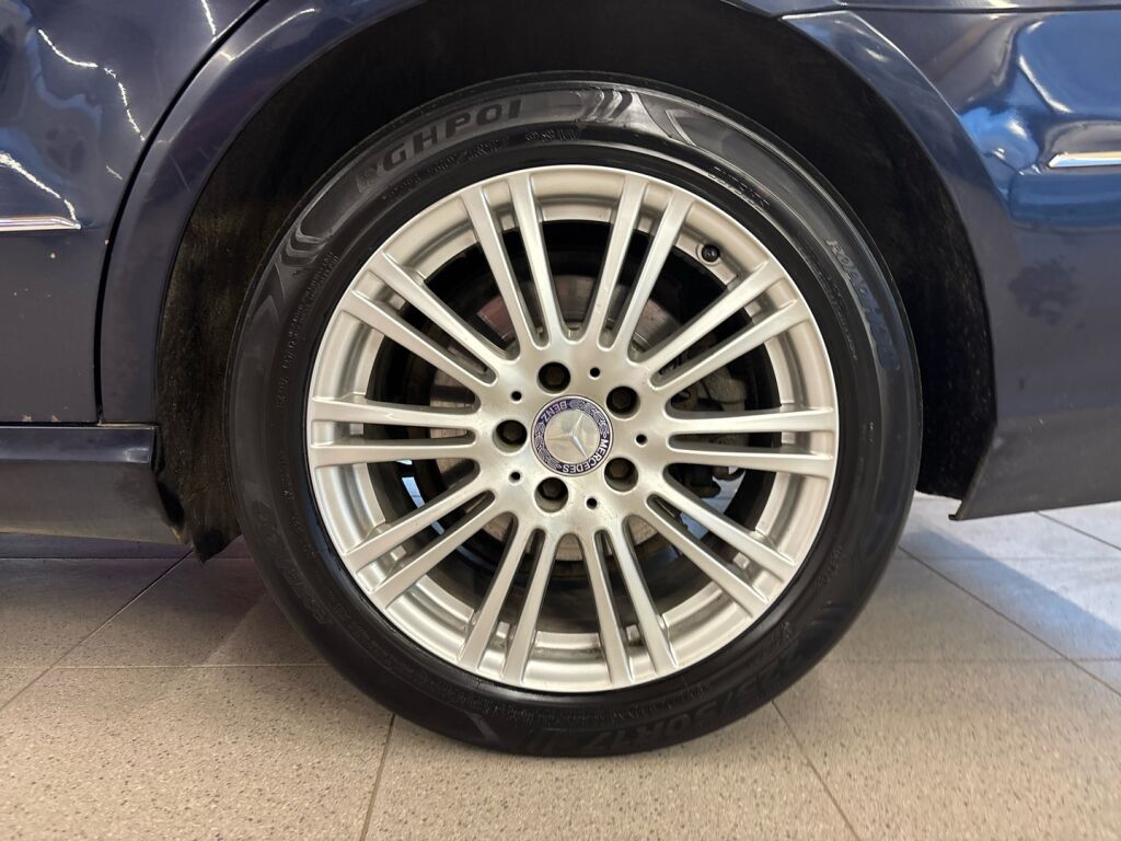 Mercedes-Benz E 2012 Sininen
