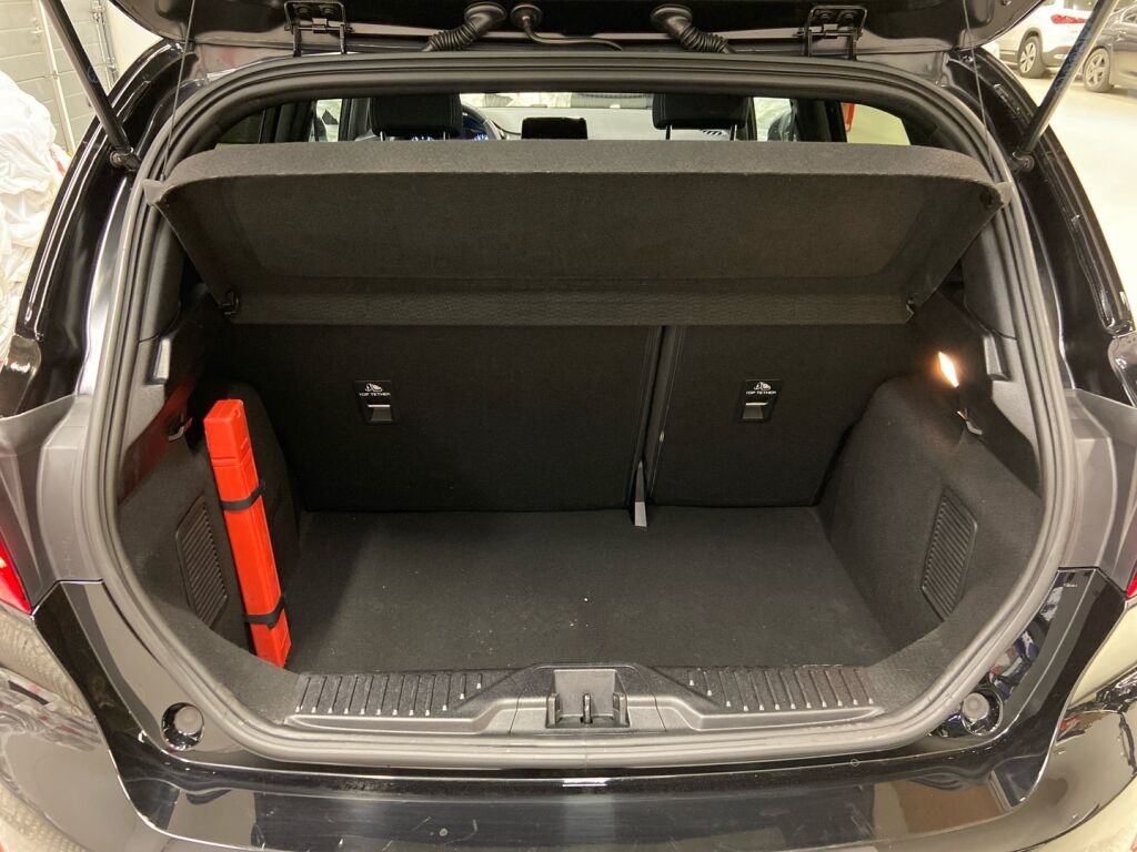 Ford Fiesta 2020 Musta